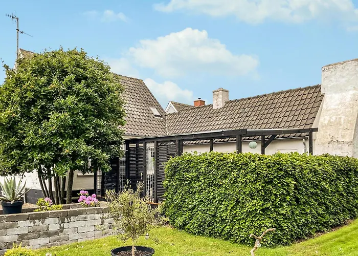 3 Bedroom Stunning In Semesterbostad *